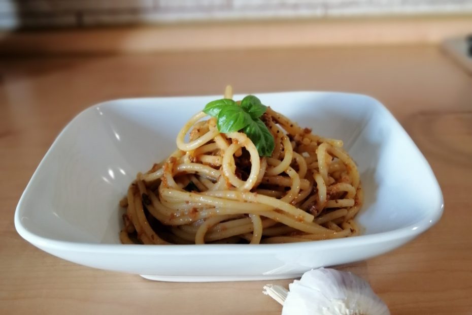 spaghetti con il pesto trapanese